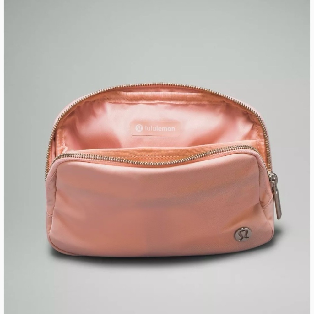 NWT Lululemon Everywhere Belt Bag 1L Pink Mist Silver Logo - Picture 4 of 10